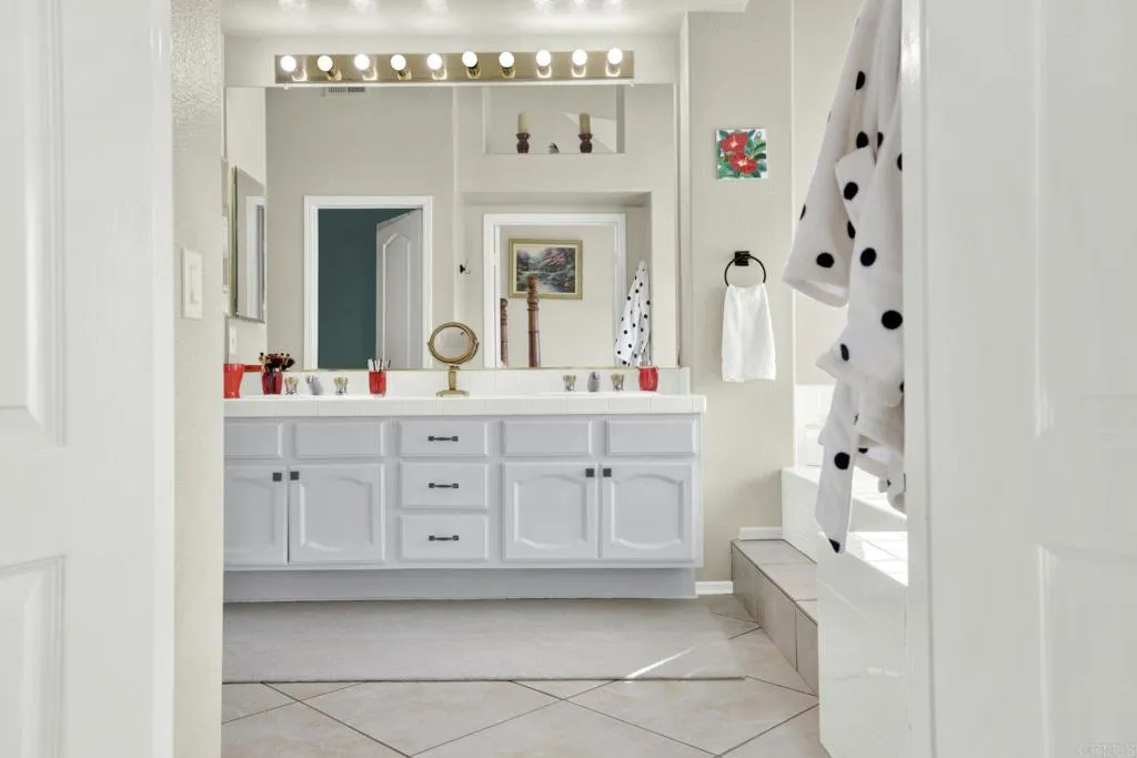 https://cdn.realtyfeed.com/cdn/127/306500281/7f4fd6732f98eafa46c5f899bf5c180b.webp