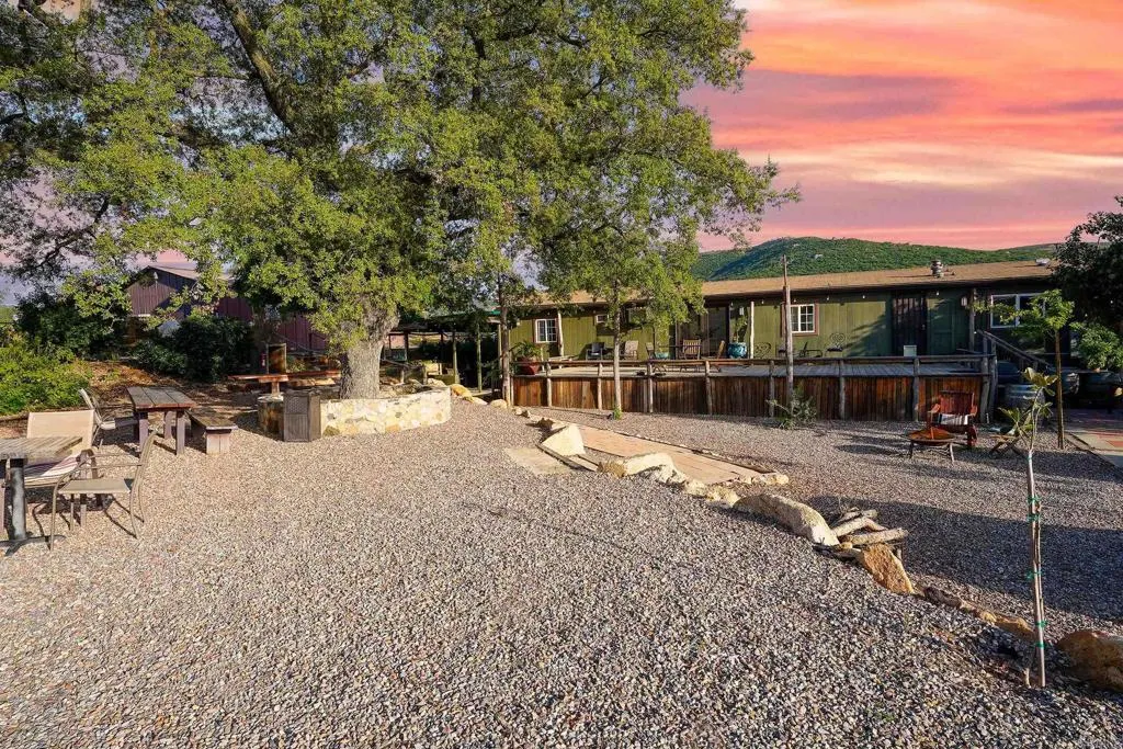 https://cdn.realtyfeed.com/cdn/127/306500350/1bffdcd2cb4fa0608b93d3ea08423f81.webp