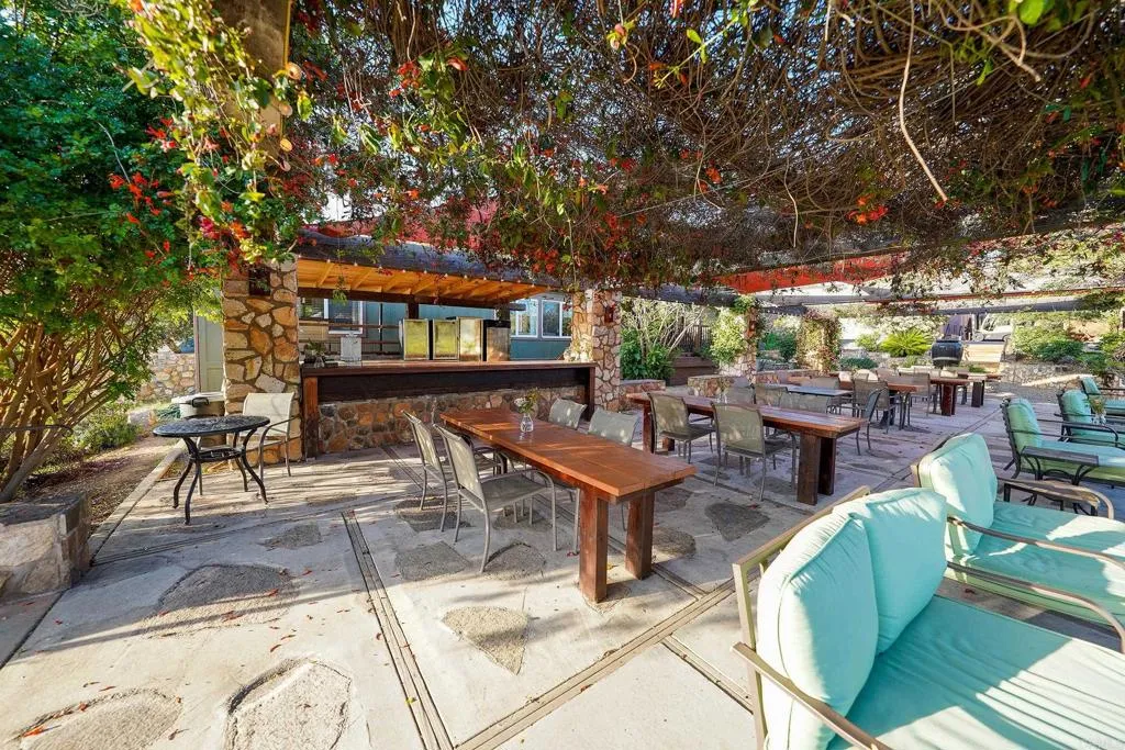 https://cdn.realtyfeed.com/cdn/127/306500350/7e9b89417337f15aba46836e4d81b897.webp