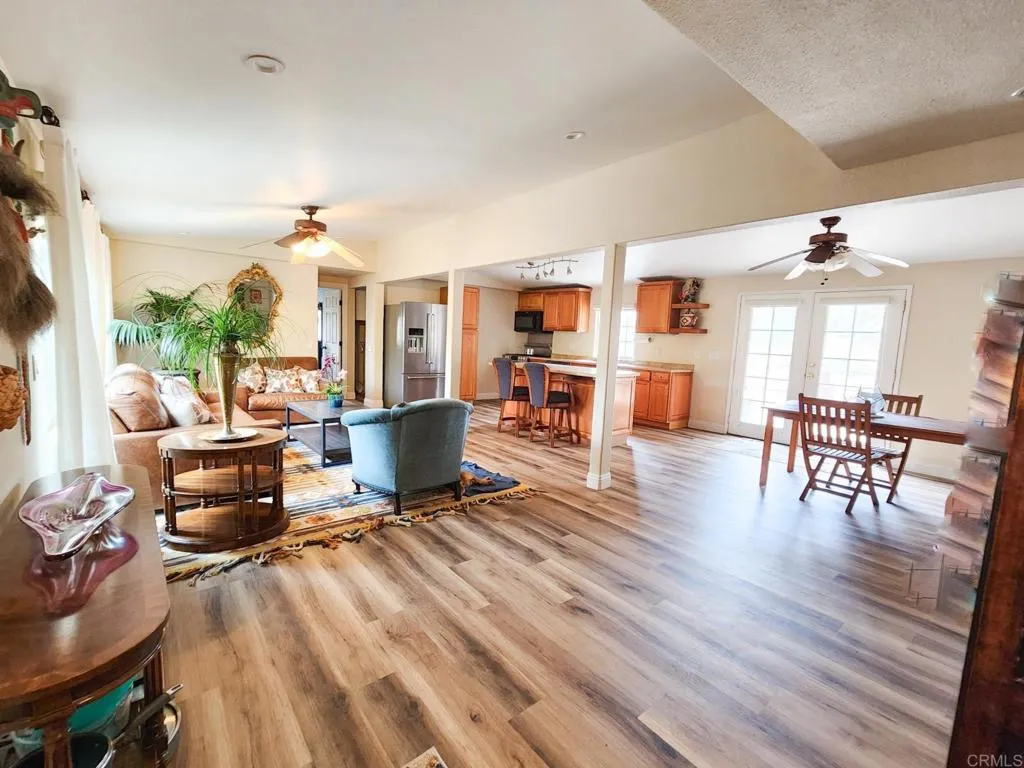 https://cdn.realtyfeed.com/cdn/127/306500350/8650fff5c6d7ee8b5dc962bfb37c353c.webp