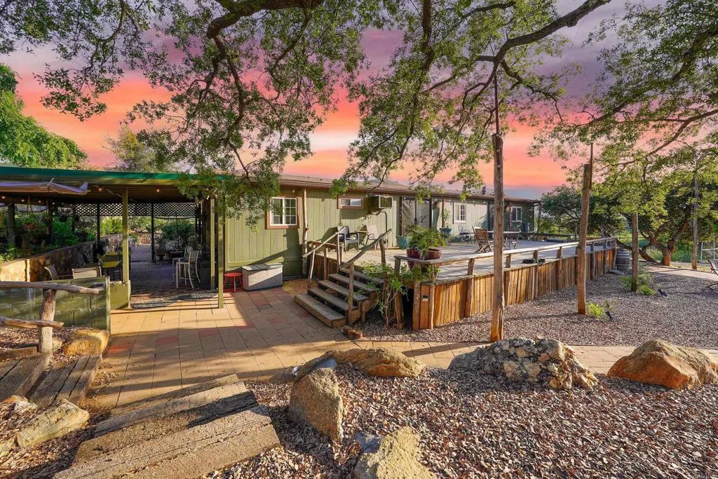 https://cdn.realtyfeed.com/cdn/127/306500350/c1812e8f472fbec5c8bf009dda419cec.webp