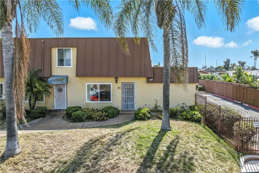 MLS: IV25165932 Condo For Sale