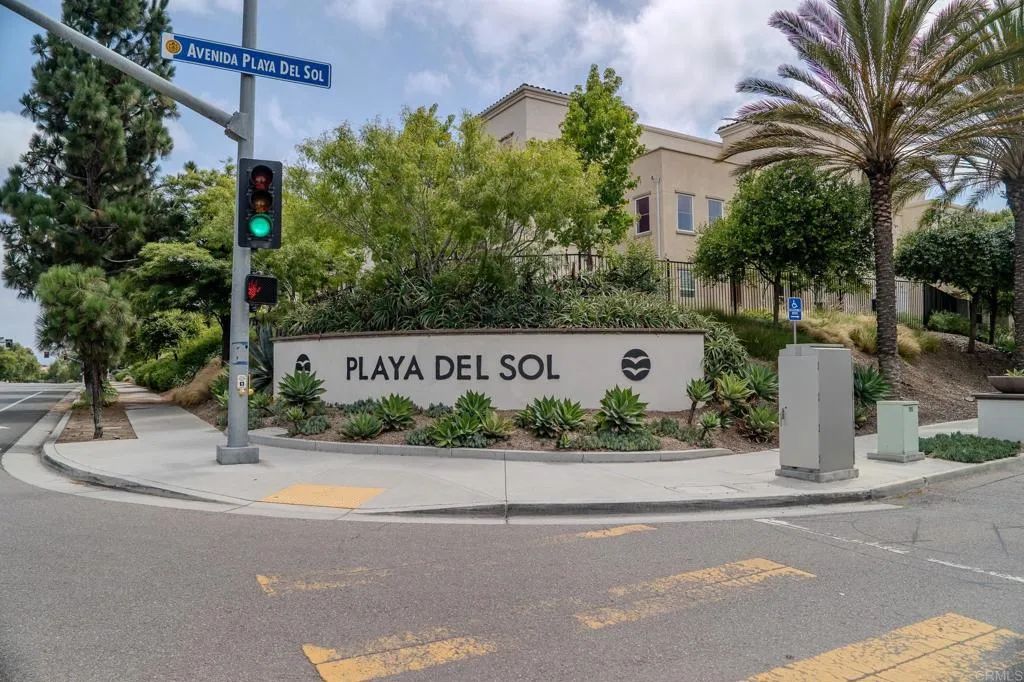 Browse active condo listings in PLAYA DEL SOL