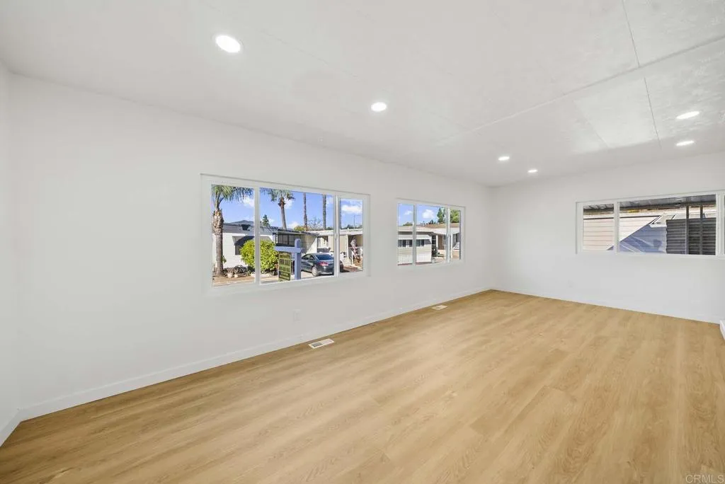 https://cdn.realtyfeed.com/cdn/127/306500486/3315e8ecefb10a58f6f5423b746b64a5.webp
