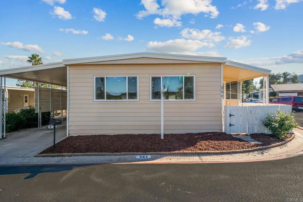https://cdn.realtyfeed.com/cdn/127/306500486/3b45d8fa7dda5de5aac62125102700b5.webp