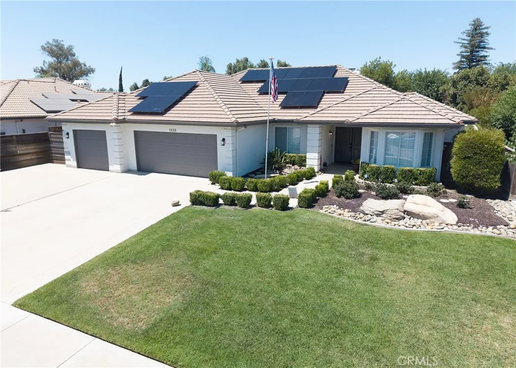 1430 E Laura Court, Visalia, CA 93292