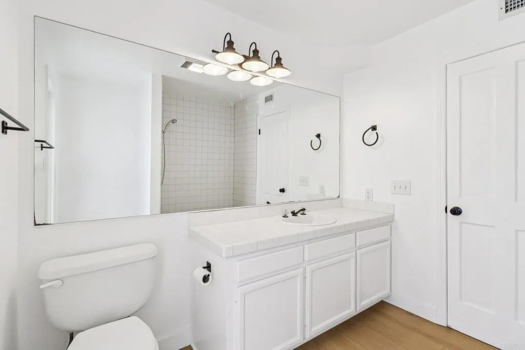 https://cdn.realtyfeed.com/cdn/127/306500771/327a3dd38c3a886f4c43d9af30d37353.webp