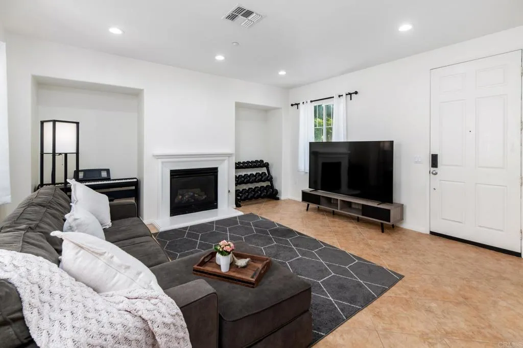 Photo #3: NDP2507266 Listing 