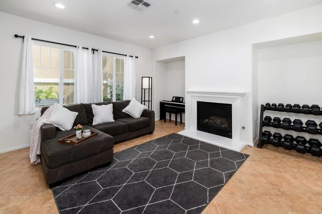 Photo #5: NDP2507266 Listing 