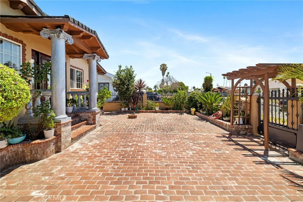 1729 W 51st Place, Los Angeles, CA 90062 - Photo 3 of 47, Los Angeles, CA