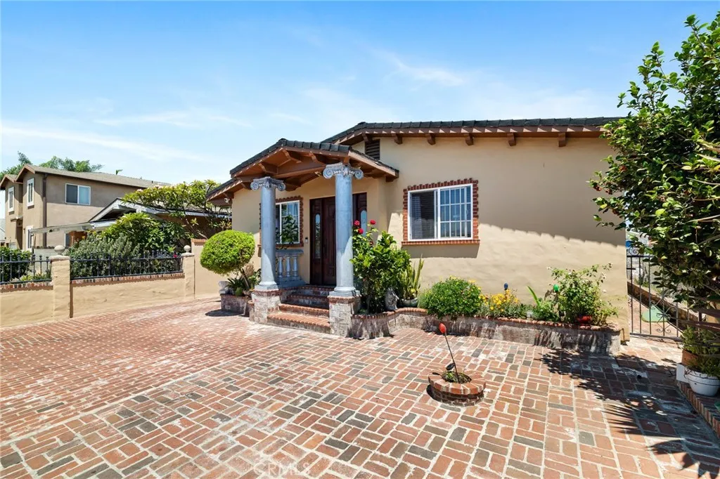 1729 W 51st Place, Los Angeles, CA 90062 - Photo 4 of 47, Los Angeles, CA