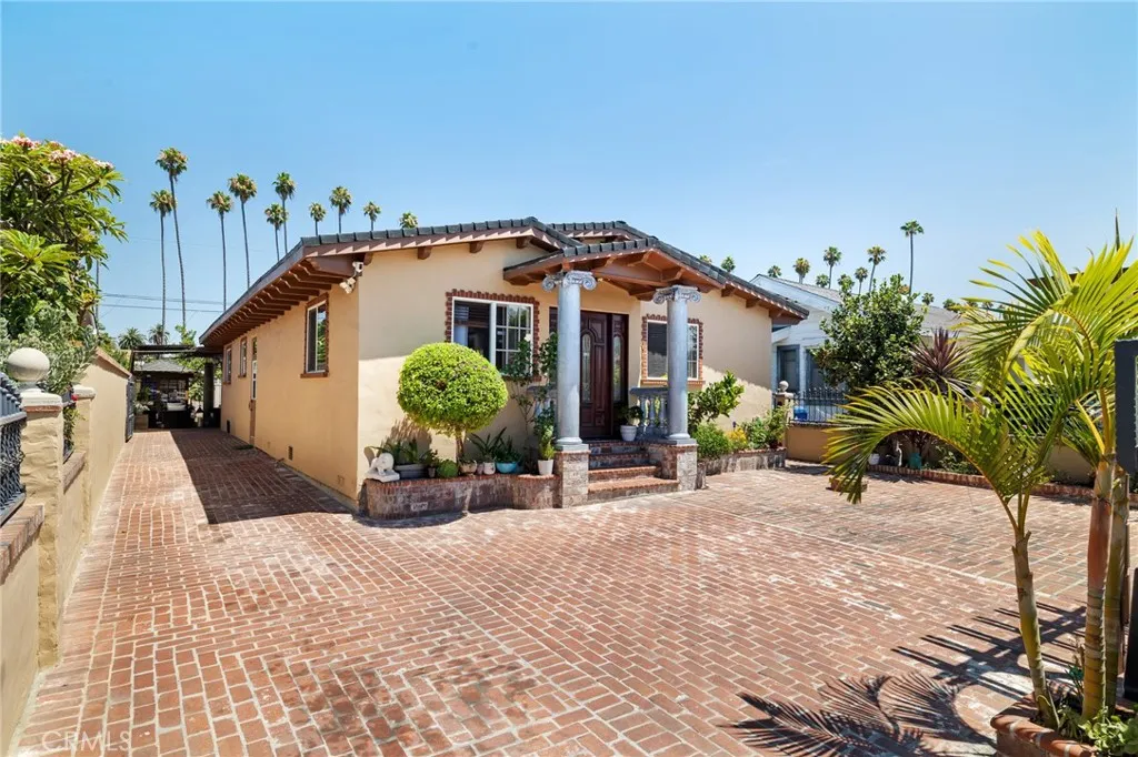 Los Angeles, CA 90062