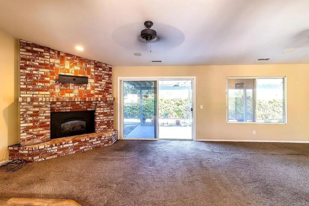 https://cdn.realtyfeed.com/cdn/127/306500981/0c14c190dd002d8769bd8f069036109f.webp