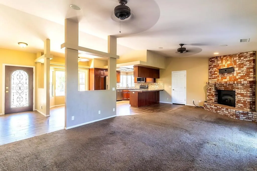 https://cdn.realtyfeed.com/cdn/127/306500981/b33d018eba304d1bf28fd99bd09253df.webp