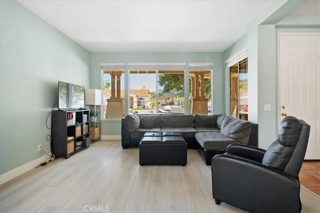 https://cdn.realtyfeed.com/cdn/127/306500986/b43adb93e5566ebb5c1ab925692542ff.webp