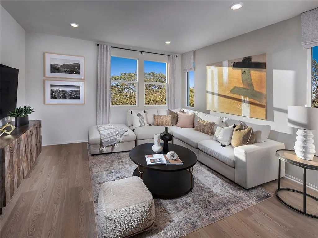 Photo #6: OC25163017 Listing 