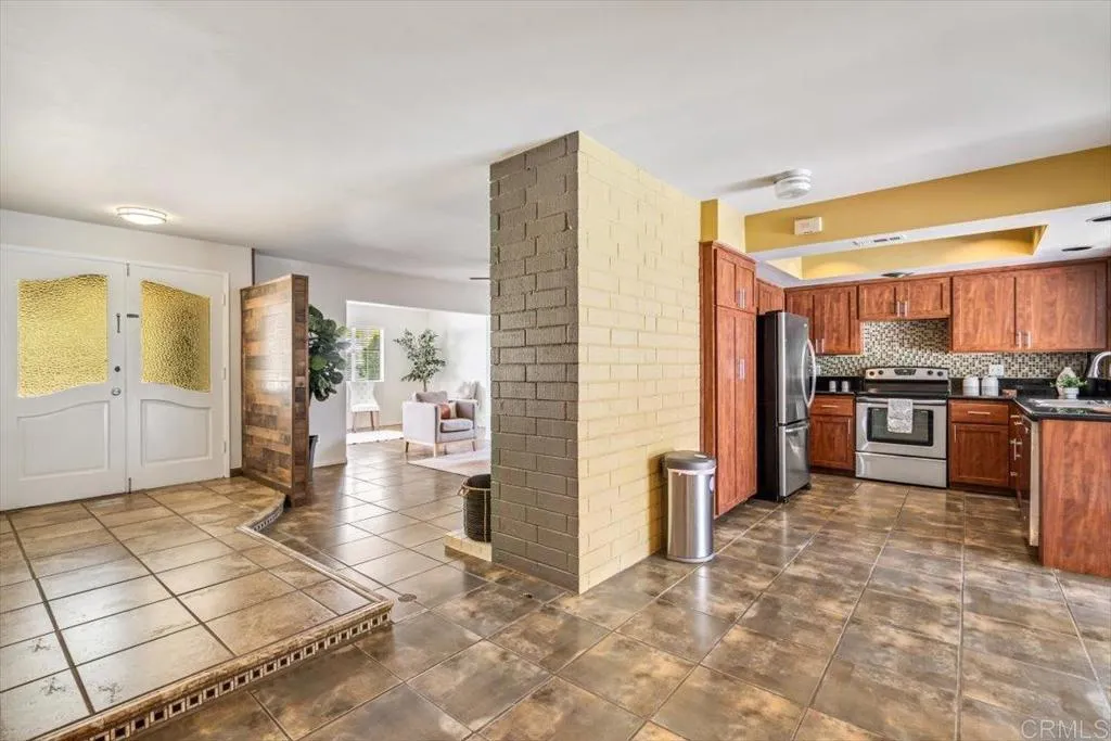 https://cdn.realtyfeed.com/cdn/127/306501018/e46adec0a562a6fbf24d8fd6cfbd69de.webp
