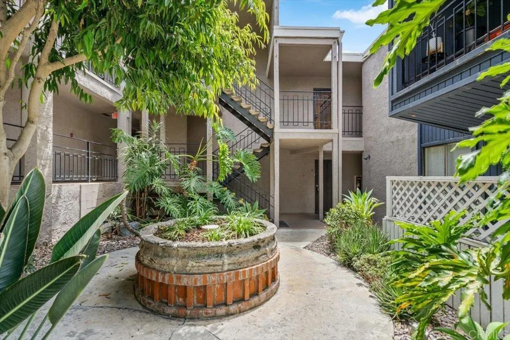 MLS: PTP2505598 Condo For Sale