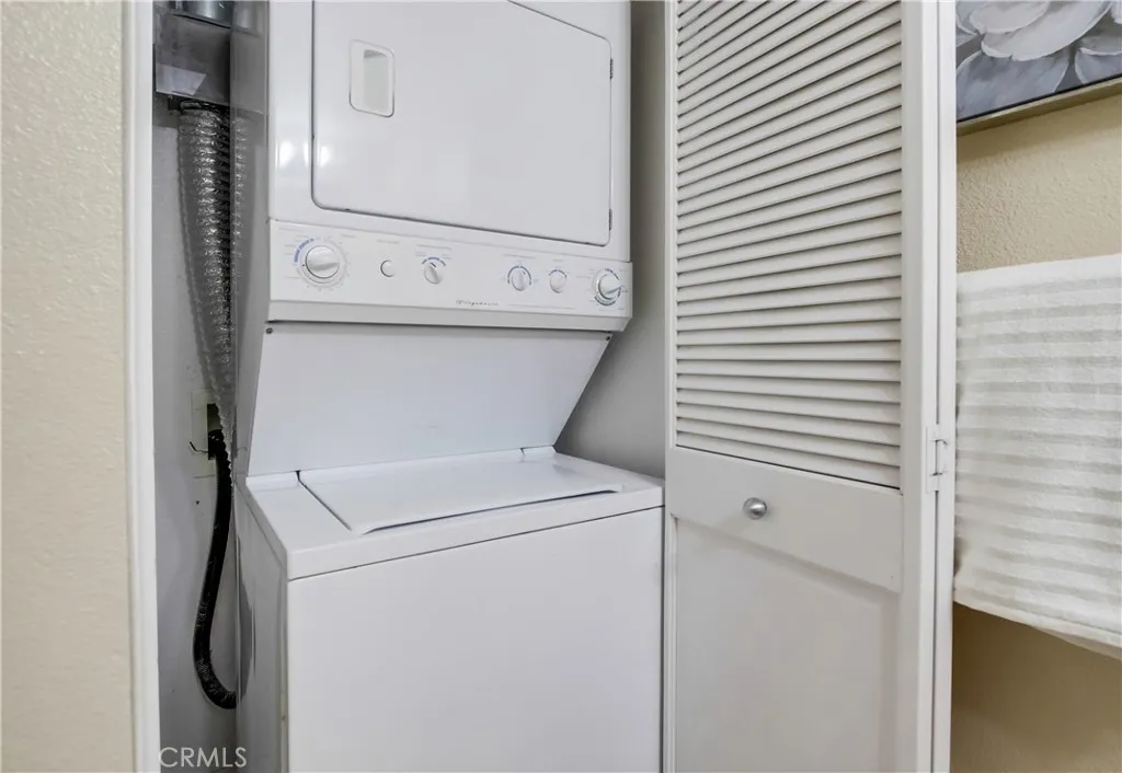 https://cdn.realtyfeed.com/cdn/127/306501027/e4e0899c5a0c71f9dfccf48f58ab60d4.webp