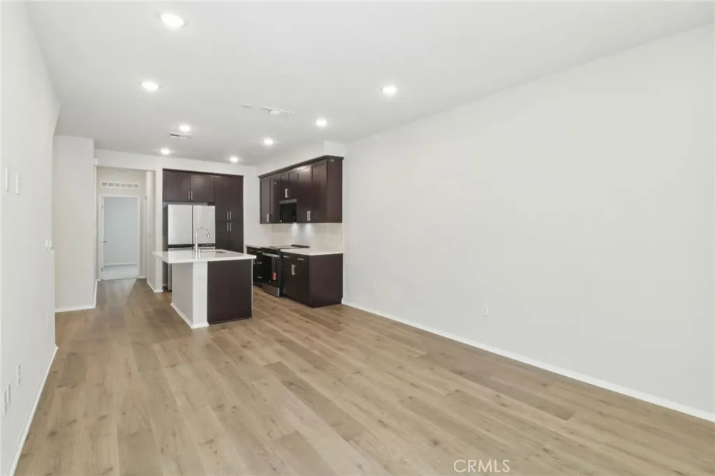 Photo #7: OC25163016 Listing: Photo #7