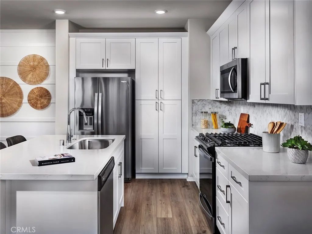 Photo #3: OC25163015 Listing 