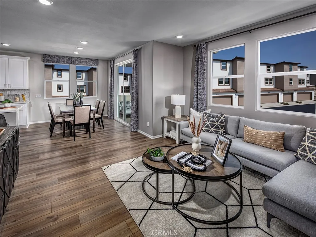 Photo #6: OC25163015 Listing 