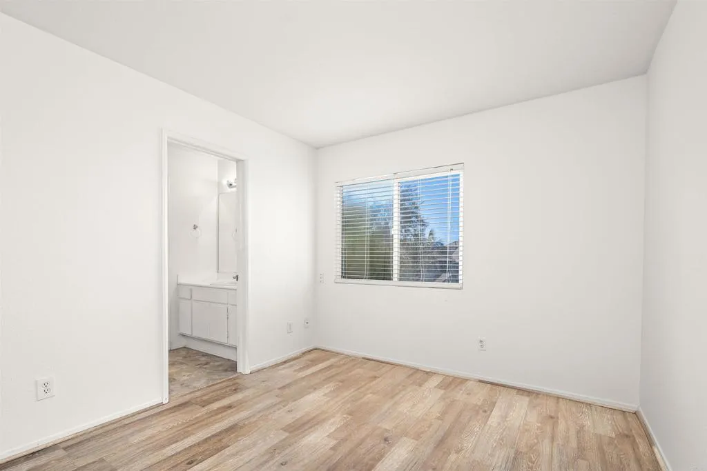 https://cdn.realtyfeed.com/cdn/127/306501143/35b5e69594cd7711cce30f7a4ff0172c.webp