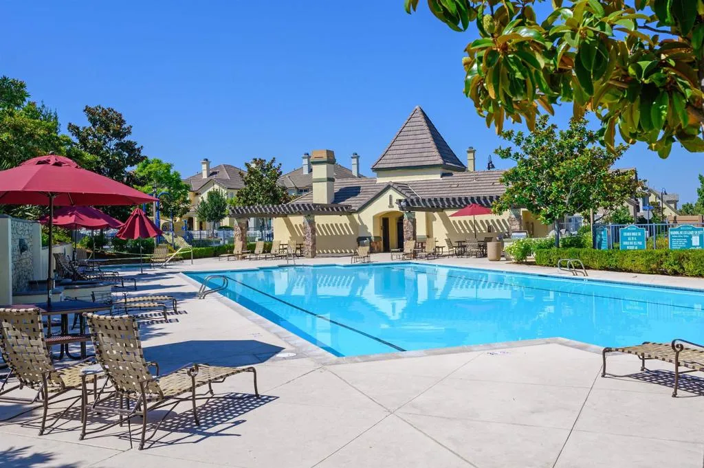 https://cdn.realtyfeed.com/cdn/127/306501143/73a2cc7fbf07f94c36556ab9555eadd9.webp
