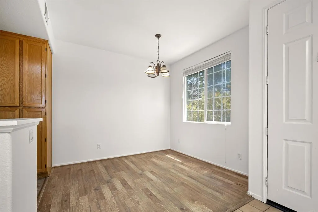 https://cdn.realtyfeed.com/cdn/127/306501143/9f5d29bc62a3e5bf8bf0d49a7c373a72.webp