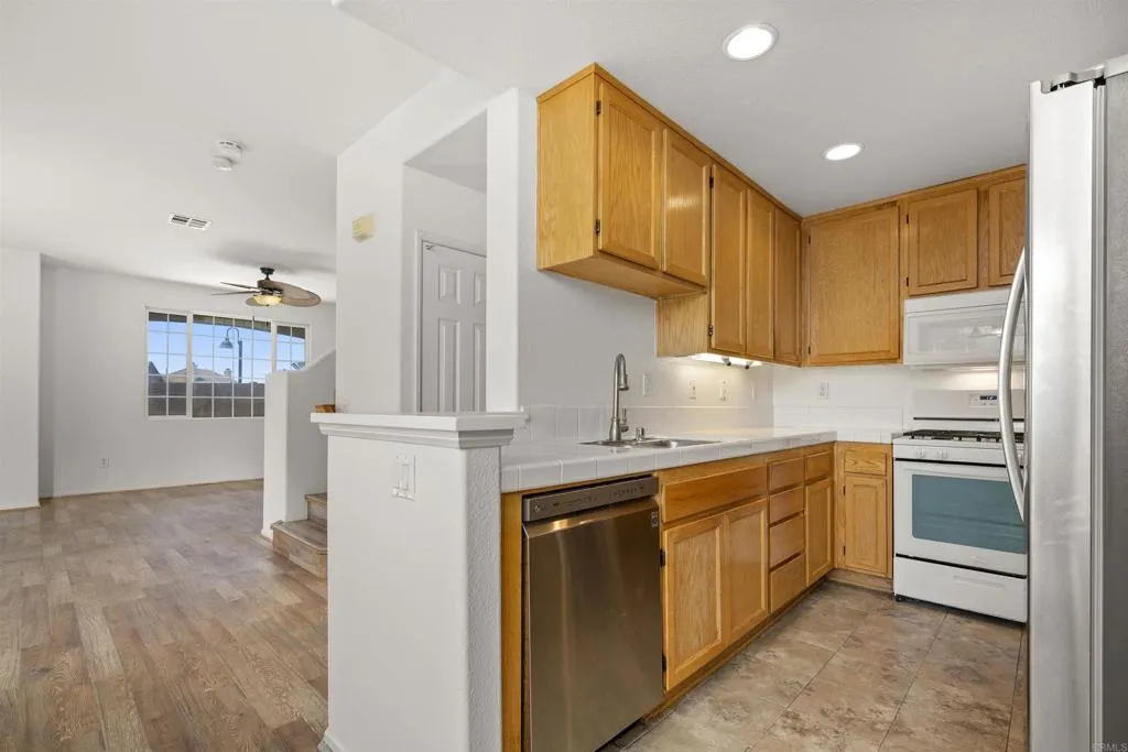 https://cdn.realtyfeed.com/cdn/127/306501143/d5d6b331b2a0712c159ab13a76de91e8.webp