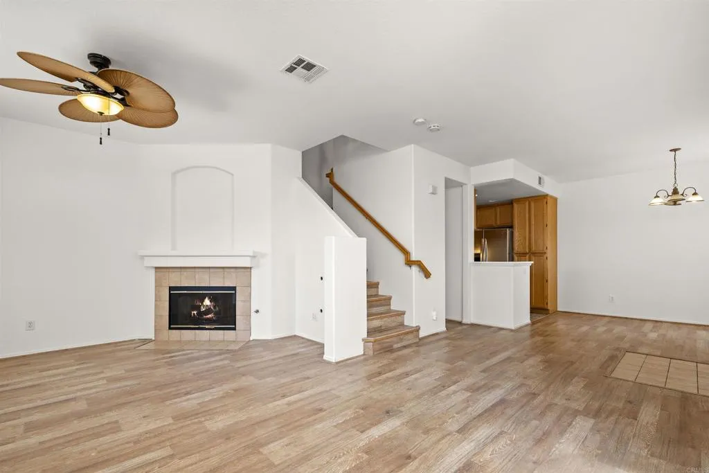 https://cdn.realtyfeed.com/cdn/127/306501143/e33e15a6da978a85747406319b1efcc1.webp
