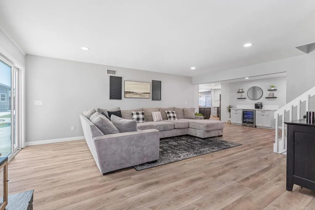 https://cdn.realtyfeed.com/cdn/127/306501200/a246af09c29d5af7d87d01af6794c6da.webp