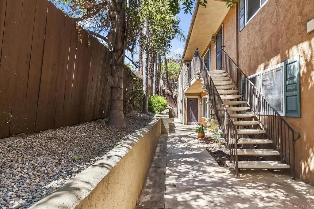 Photo #5: PTP2505618 Listing 