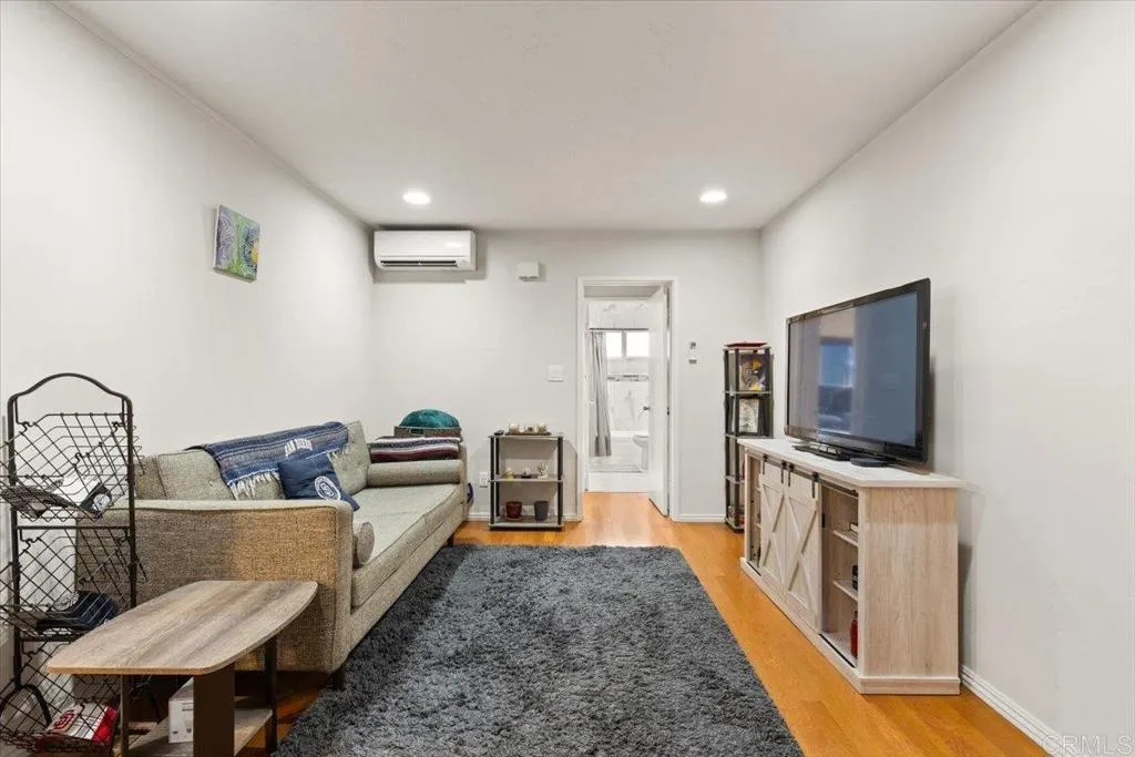 Photo #6: PTP2505615 Listing 