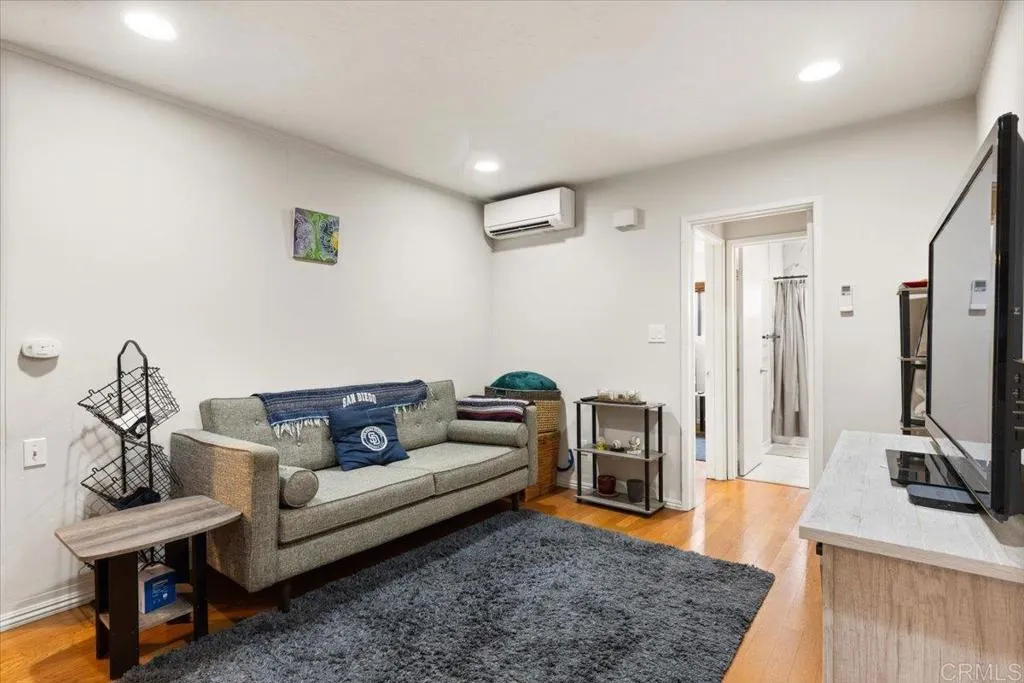 Photo #8: PTP2505615 Listing: Photo #8