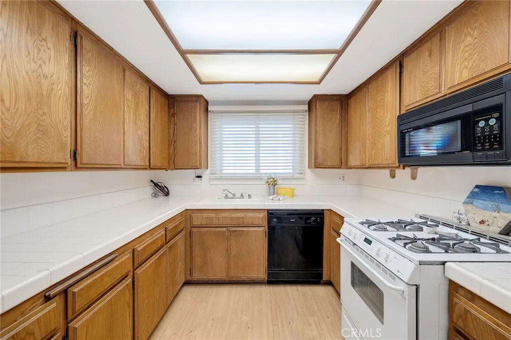 950 Main Street Unit 205, El Segundo, CA 90245 - Photo 5 of 17, El Segundo, CA
