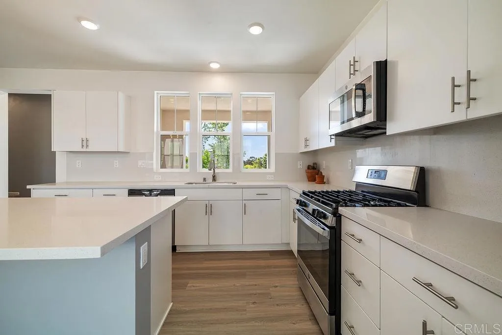 Photo #12: PTP2505620 Listing: Photo #12