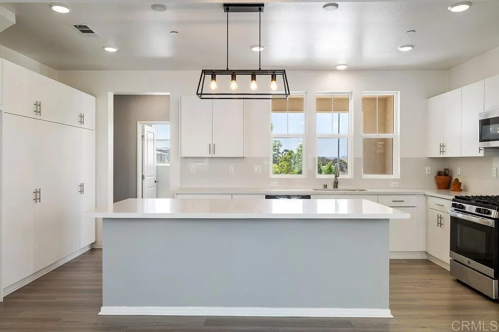 MLS: PTP2505620 Condo For Sale