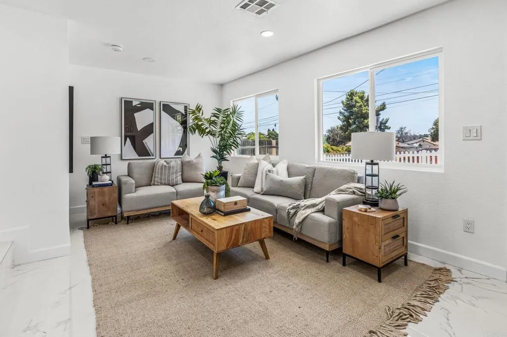 https://cdn.realtyfeed.com/cdn/127/306501389/363cef2f24887f461763b96a87820e23.webp