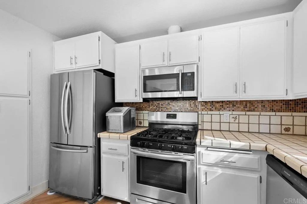 Photo #12: PTP2505623 Listing: Photo #12