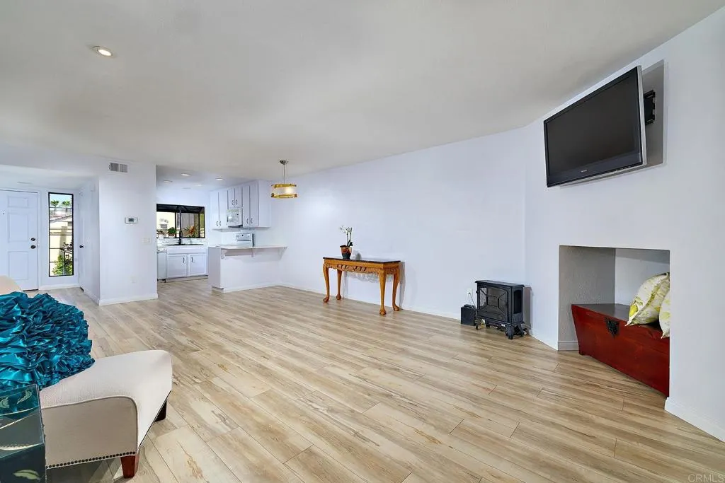 Photo #4: NDP2507294 Listing 