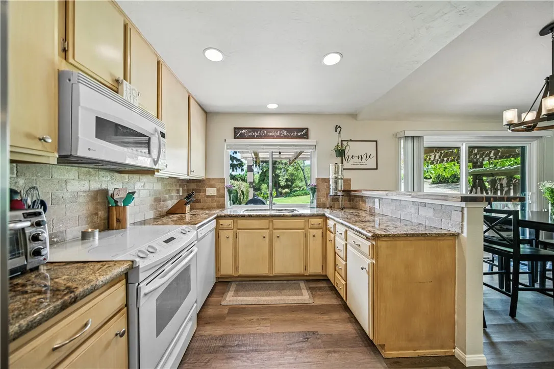 Photo #12: SW25164781 Listing: Photo #12
