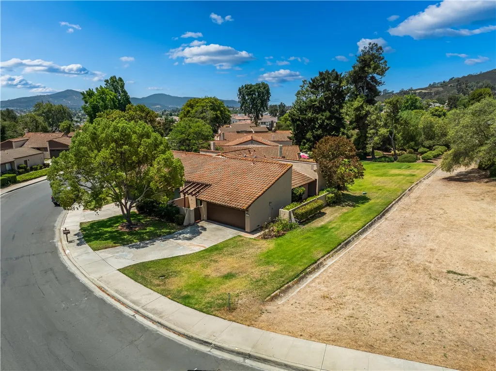 Photo #2: SW25164781 Listing 