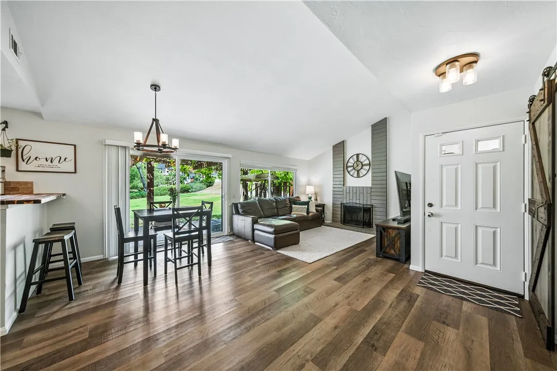 Photo #17: SW25164781 Listing: Photo #17