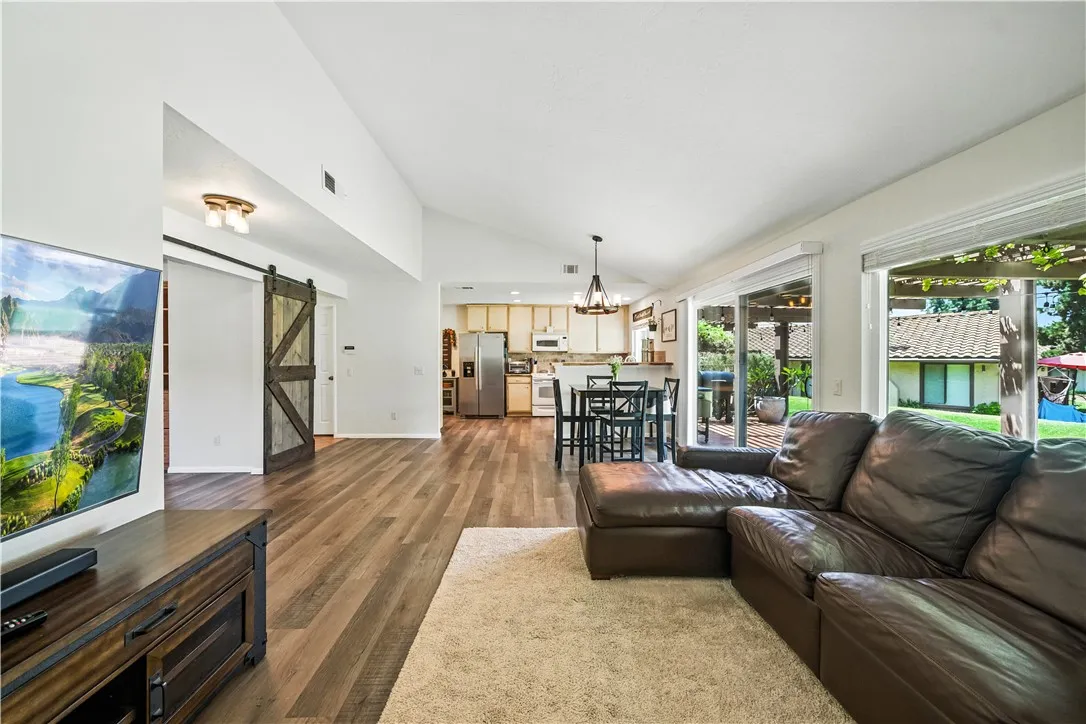 Photo #5: SW25164781 Listing 