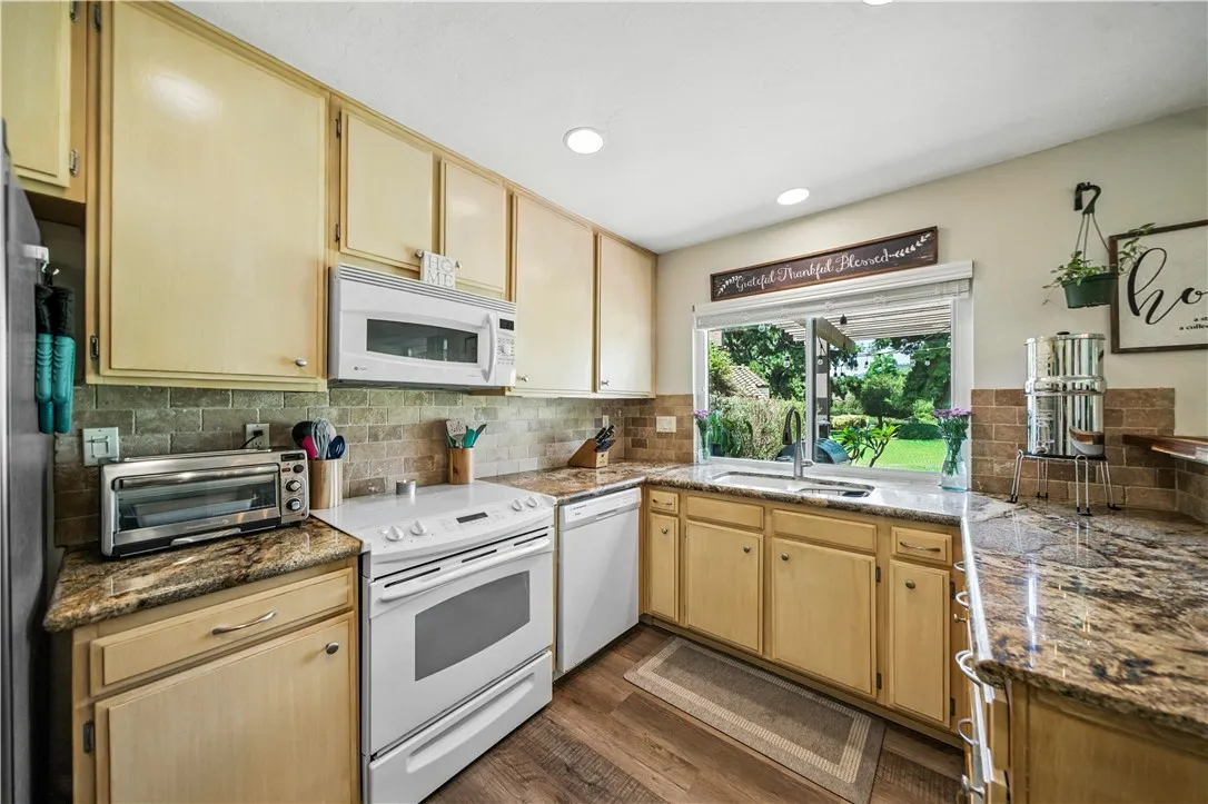 Photo #13: SW25164781 Listing: Photo #13