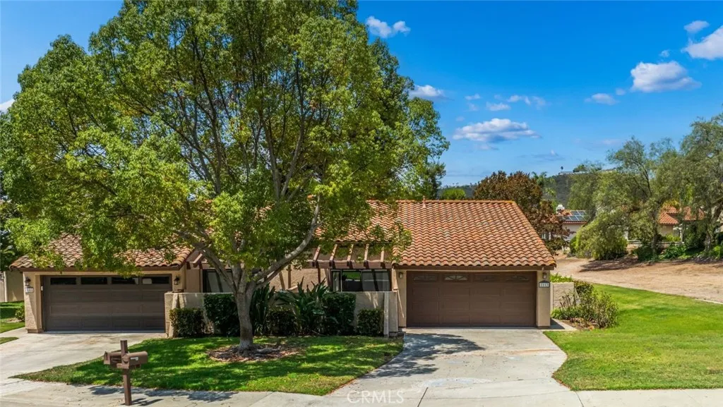 MLS: SW25164781 Condo For Sale