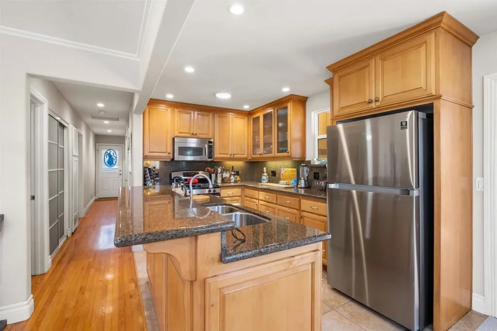 https://cdn.realtyfeed.com/cdn/127/306501672/eada6adec64d0afa552a3dca1507c337.webp