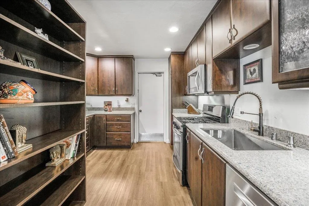 Photo #11: PTP2505629 Listing: Photo #11