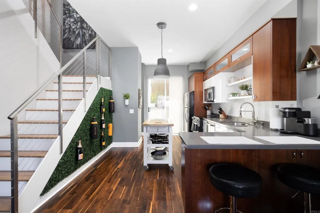 Photo #2: PTP2505631 Listing 